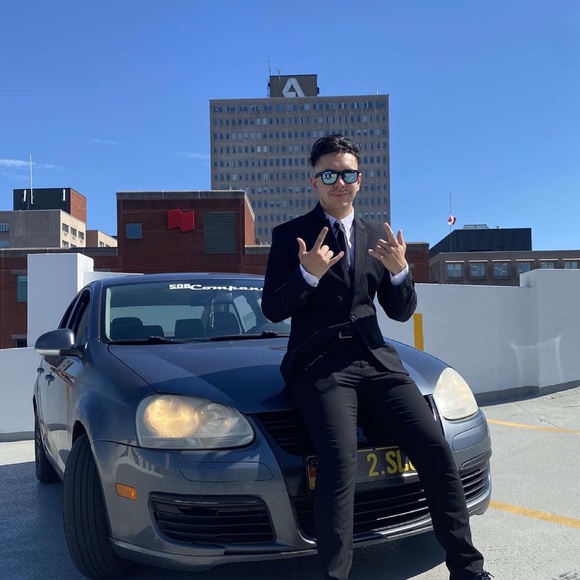 Meet your Posher, Alex - Picture 1 of 1